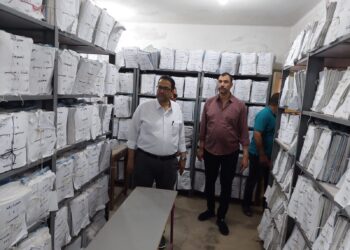 وكيل الوزارة يتفقد لجنة النظام والمراقبة للشهادة الإعدادية ويؤكد على مراعاة الدقة في العمل لصالح الطلاب