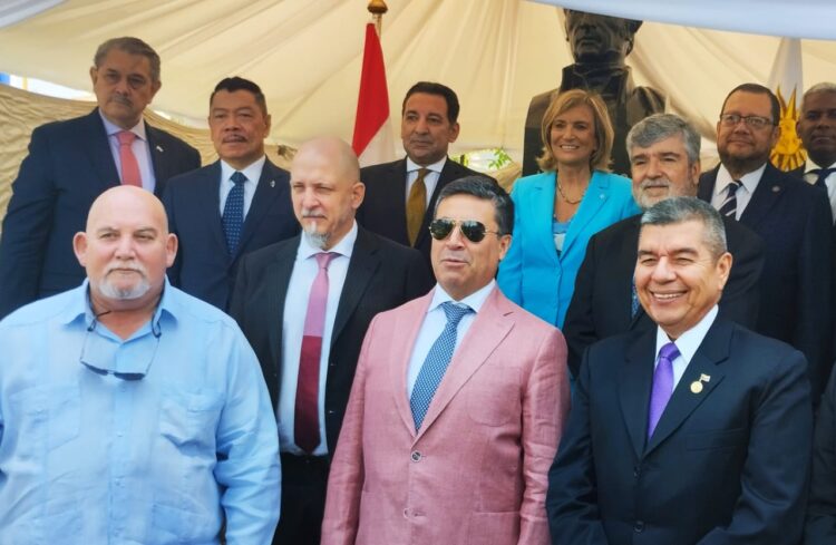 في ذكرى ارتيجاس سفيرة الأوروجواي زياره فخامة الرئيس السيسي للاورجواي مطلب لنا ولقارتنا 1 في ذكرى ارتيجاس سفيرة الأوروجواي زياره فخامة الرئيس السيسي للاورجواي مطلب لنا ولقارتنا