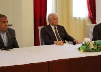 محافظ جنوب سيناء يوزع العيدية وملابس العيد على 160طفلا من الايتام