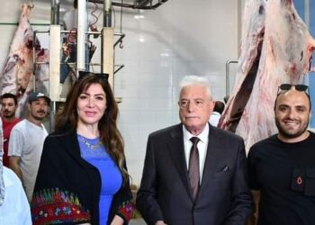 الفنانة لقاء سويدان ممثلة مؤسسة مصر الخير تشهد ذبح الاضاحي بالمجزر الالي بطور سيناء