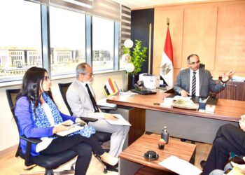 في اجتماع بمقر وزارة الإسكان بالعاصمة الإدارية الجديدة: نائب وزير الإسكان للبنية الأساسية يتابع مع بعثة البنك الدولي الموقف التنفيذي لبرنامج خدمات الصرف الصحي المستدامة في المناطق الريفية بمرحلتيه الأولى والثانية