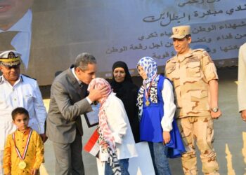 رئيس التحرير يكتب .. الشعور الوطنى النبيل يتجلى في تكريم الدكتور طارق رحمى محافظ الغربيه ٦٣ من أسر شهداء الجيش والشرطة .