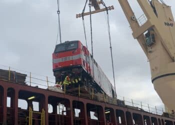 وصول 20 جرارات سكة حديد جديدة إلى ميناء الإسكندرية ضمن خطة تطوير السكك الحديدية
