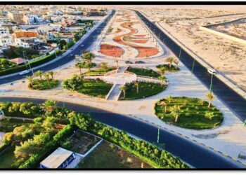 وزير الإسكان ومحافظ البحر الأحمر يتفقدان مشروع تطوير طريق المطار بمدينة الغردقة بمحافظة البحر الأحمر