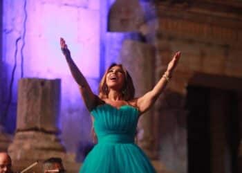 نجوي كرم وعناق أردني تونسي على المسرح الشمالي