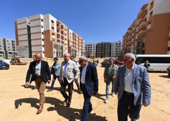 وزير الإسكان يتفقد 5328 وحدة سكنية جار تنفيذها بالمبادرة الرئاسية سكن كل المصريين بمدينة القاهرة الجديدة