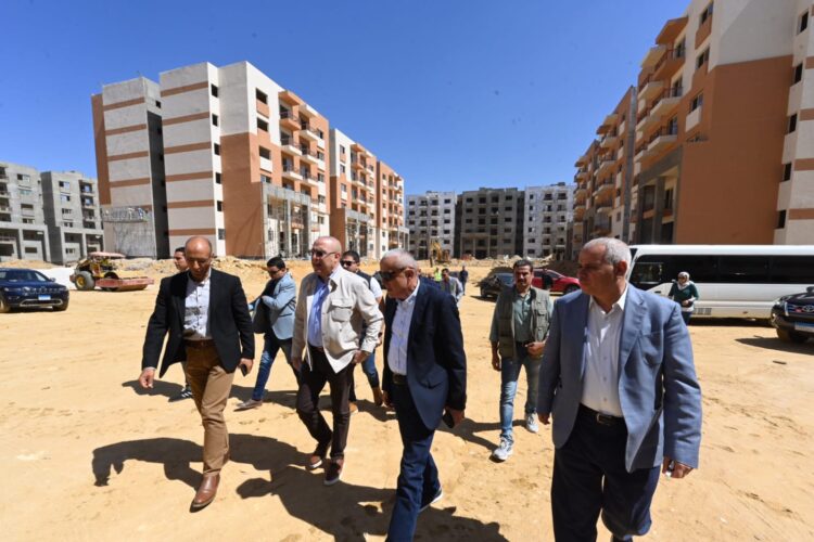 وزير الإسكان يتفقد 5328 وحدة سكنية جار تنفيذها بالمبادرة الرئاسية سكن كل المصريين بمدينة القاهرة الجديدة 1 وزير الإسكان يتفقد 5328 وحدة سكنية جار تنفيذها بالمبادرة الرئاسية سكن كل المصريين بمدينة القاهرة الجديدة