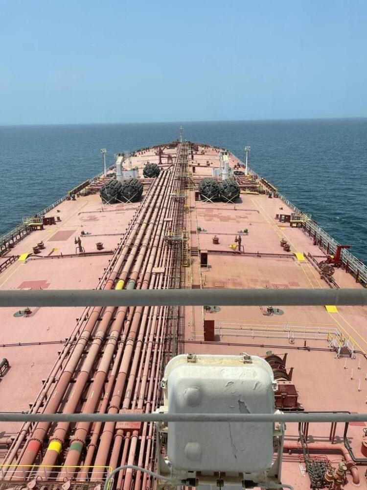 الغرفة التجارية الصناعية بأمانة العاصمة صنعاء تثمن جهود مجموعة فاهم في إنجاح مهمة إيجاد بديل سفينة صافر ووصولها لميناء الحديدة