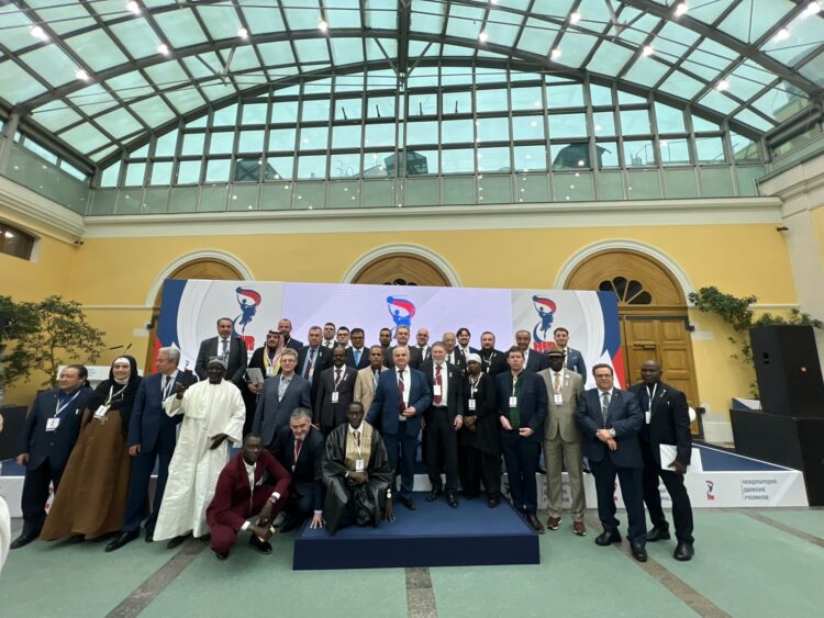 مائدة مستديرة .. روسافيلي ودور الثقافة الروسية 1 مائدة مستديرة .. روسافيلي ودور الثقافة الروسية