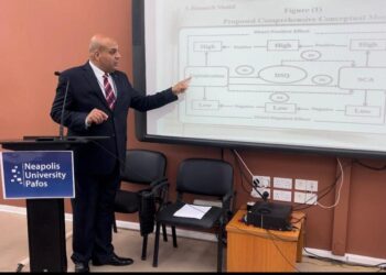 الدكتور وجيه نافع الأستاذ بجامعة السادات باحثاً ومناقشاً ورئيساً لثلاث جلسات علمية في المؤتمر الدولي التاسع والعشرين بجامعة NUP