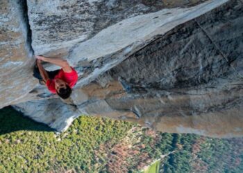 وفاة مغامر بعد سقوطه من الطابق الـ68