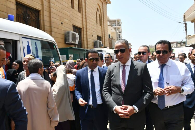 وزير الصحة ومحافظ الفيوم يتفقدان مستشفى طامية المركزي