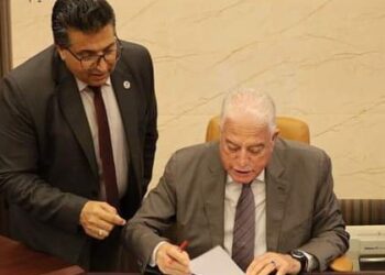 محافظ جنوب سيناء يعتمد تنسيق الثانوي العام والثانوي الفني للعام الدراسي الجديد.