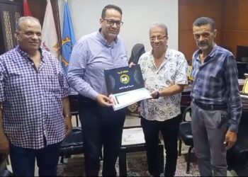 وكيل تعليم الغربية  يكرم الأستاذ سعادة متري لبلوغه الثلاثين الثانية