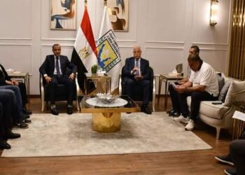 محافظ جنوب سيناء يبحث تطوير ميناء أبو زنيمة في اطار تطوير المنطقة الصناعية