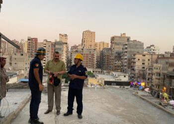 محافظ الإسكندرية يكلف جميع الأجهزة المعنية بالتعامل الفوري مع حادث سقوط بلكونة الدور الثالث والثانى على المارة بعقار بشارع مصطفى كامل باكوس بحي شرق