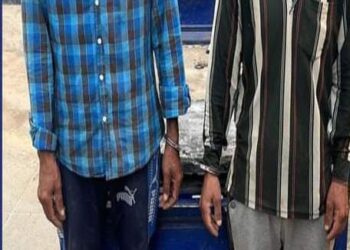 ضبط شخصين قاما بسرقه بالوعات الصرف الصحي بالقاهرة