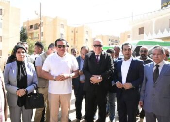 وزير الصحة ومحافظ قنا يتابعان فعاليات المبادرة الرئاسية 100 يوم صحة