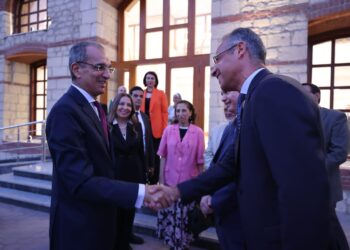 عمرو طلعت وزير الاتصالات وتكنولوجيا المعلومات يشهد فعاليات ختام الدورة الأولى لمبادرة بناء القدرات للجامعات فى مجال الذكاء الاصطناعى