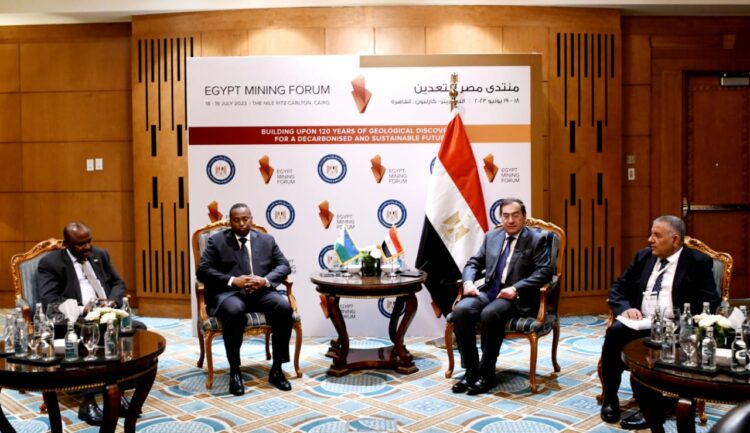 وزير البترول المصري يلتقي مع ناظره الجيبوتي علي هامش فعاليات منتدي مصر للتعدين