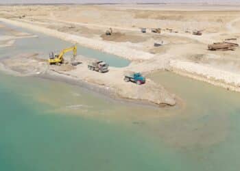 50 مليون متر مكعب من الرمال المشبعة بالمياه تم إزالتها بمشروع تطوير القطاع الجنوبي بقناة السويس