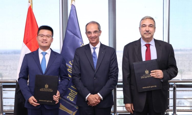 توقيع مذكرة تفاهم مع شركة هواوى Huawei لتعظيم الاستفادة من تكنولوجيا الذكاء الاصطناعى وتحسين مؤشرات مصر فى مجال الذكاء الاصطناعى 1 توقيع مذكرة تفاهم مع شركة هواوى Huawei لتعظيم الاستفادة من تكنولوجيا الذكاء الاصطناعى وتحسين مؤشرات مصر فى مجال الذكاء الاصطناعى