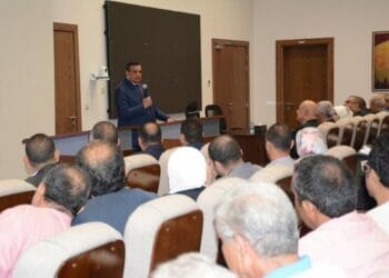 وزير التنمية المحلية يتابع مع سكرتيري عموم المحافظات الملفات الخدمية للمواطنين ومعدلات تنفيذ مشروعات حياة كريمة وبدء تشغيل مجمعات الخدمات الحكومية