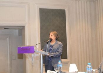 عضو المجلس الاستشاري الرئاسى لعلماء وخبراء مصر ميرفت الديب تقدم عرضا يتضمن مناهج المرحلة الإعدادية للتعليم العام