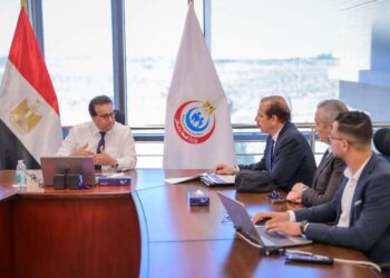 وزير الصحة يعقد اجتماعاً لمتابعة مستجدات العمل بمنظومة إصدار الشهادات الصحية للعاملين بمجال تداول الغذاء