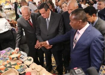 الحرف التراثية والمنتجات اليدوية في معرض بمحافظة الجيزة