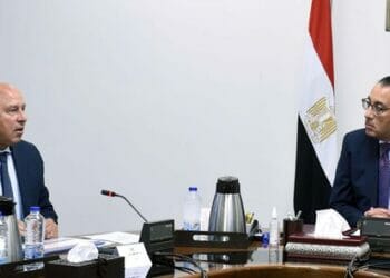 رئيس الوزراء يستعرض خطة تطوير النقل النهري