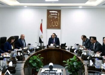 رئيس الوزراء يستعرض إجراءات تعظيم تجارة الترانزيت وإعادة التصدي