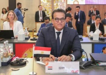 خالد عبدالغفار يدعو لزيادة تمويل البرامج الصحية لمكافحة الجوائح