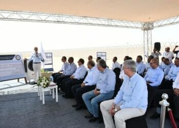 وزير البترول يتفقد مشروعات البتروكيماويات الجديدة في العلمين الجديدة