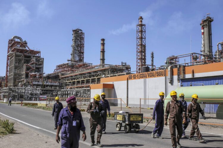 مصافي النفط الهندية تستقبل كميات قياسية من خام الأورال الروسي