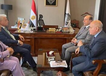 محافظ جنوب سيناء يلتقي رئيس جهاز التعمير ويناقش خطة الجهاز للمشروعات التي يتم تنفيذها بالمحافظه
