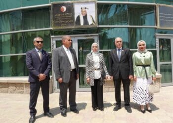 سفيرة مملكة البحرين لدى جمهورية مصر العربية تزور مستشفى 57357 لسرطان الأطفال