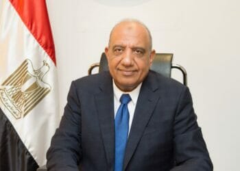 وزير قطاع الأعمال العام يستعرض مؤشرات أداء القابضة للأدوية