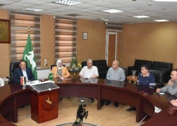محافظ الشرقية يعقد اجتماعا مع رؤساء المراكز والمدن الجدد ويشدد على تكثيف أعمال النظافة ورفع الإشغالات وإعادة الإنضباط للشارع الشرقاوي