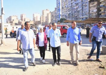 محافظ الغربية يتابع أعمال التطوير بالمحلة الكبرى خلال جولة صباحية