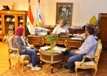 محافظ أسيوط يشدد على متابعة مراحل تنفيذ المشروعات بالمراكز والأحياء