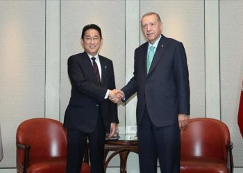 رئيس وزراء اليابان يلتقي بالرئيس التركي على هامش قمة العشرين في نيودلهي