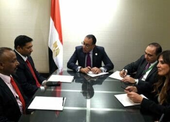 رئيس الوزراء يستقبل مبعوث الرئيس السيريلانكي والوفد المرافق له