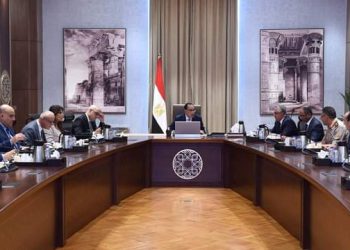 رئيس الوزراء يستعرض مخططات المرافق بالمنطقة الاقتصادية لقناة السويس خلال المرحلة المقبلة