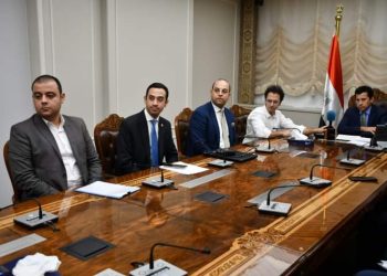 وزير الشباب والرياضة يطلق مبادرة five in on