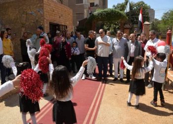 محافظ أسيوط يفتتح معرض أهلا مدرستي