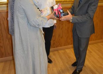 محافظ الغربية يلبي مطالب 40 أسرة في اللقاء الأسبوعي