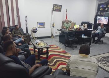 رئيس مدينة دهب يشدد على الالتزام بالغرض الأساسي للتخصيص وتركيب مطبات لمنع السير عكس الاتجاه