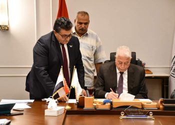 محافظ جنوب سيناء يخفض درجات القبول للصف الأول الثانوي في طور سيناء