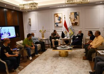 فودة يناقش أعمال تطوير مصر القديمة بالسوق القديم بشرم الشيخ